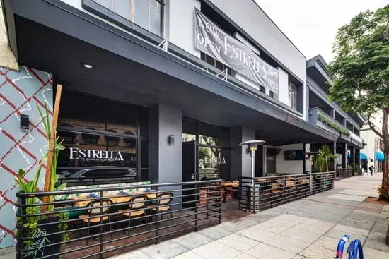 Estrella Taqueria Lounge