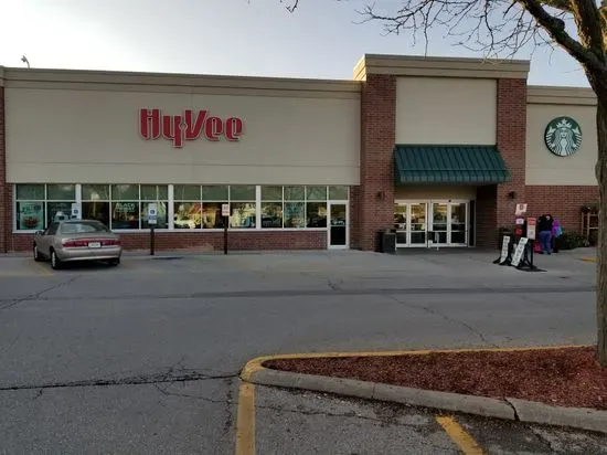 Hy-Vee Grocery Store