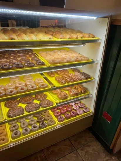 Amazing Donut Hot & Fresh Kolaches