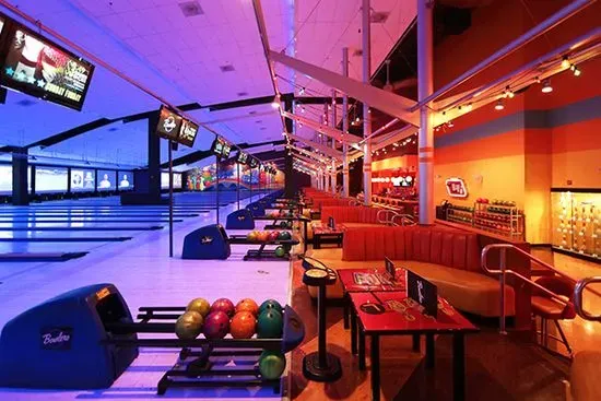 Bowlero Doral