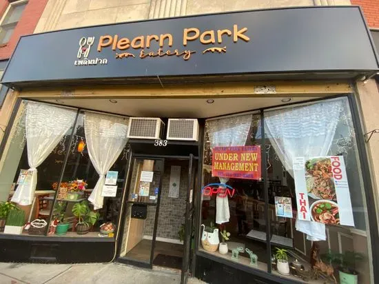 Plearn Park Eatery