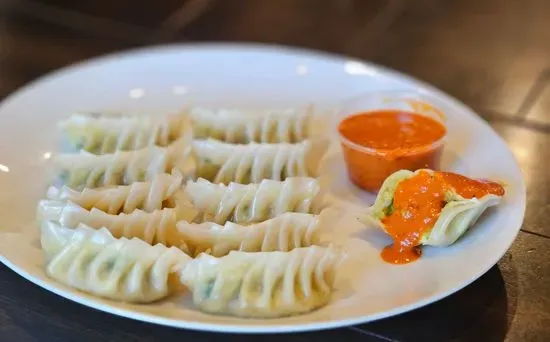 MoMo Mandu Dumplings & Noodles