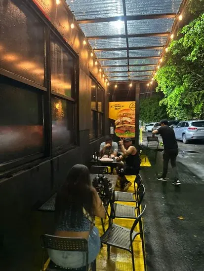 El Garaje Go Burger Miami