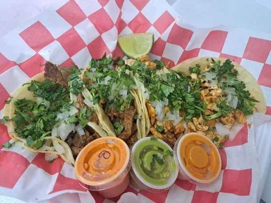 Tacos Los Ernesto - Taco Truck