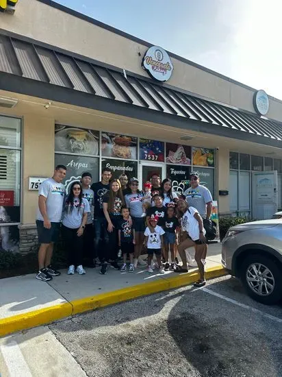 Venezuela Bakery - Davenport