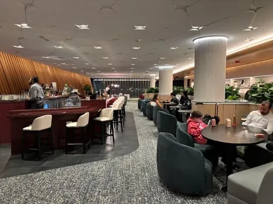 Capital One Lounge at Dulles