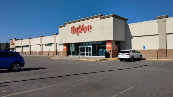 Hy-Vee Grocery Store