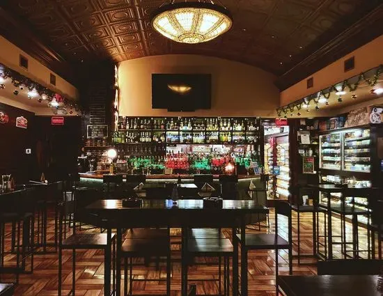 Vintage Cigar Lounge