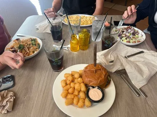 Riverside Grill - Updated November 2025