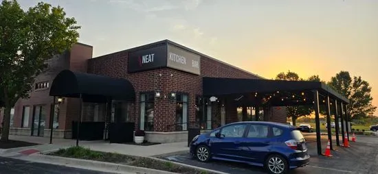 Neat Kitchen and Bar