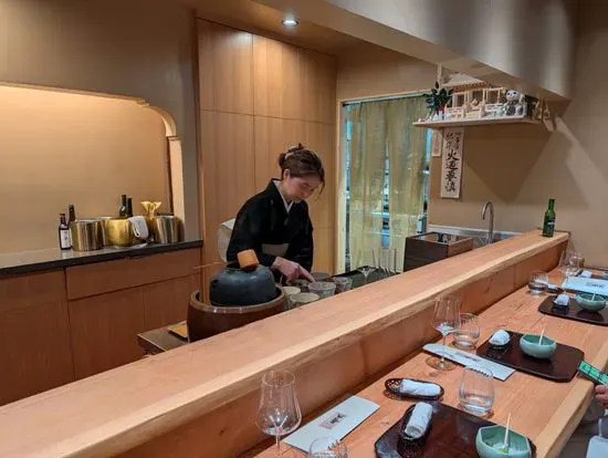 Hashiri Bettei Kaiseki Aoki