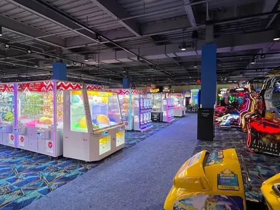 Round1 Bowling & Arcade Danbury Fair Mall