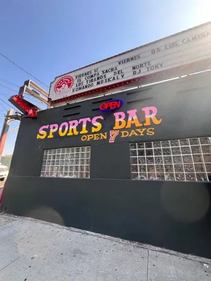 La zona sports bar LA