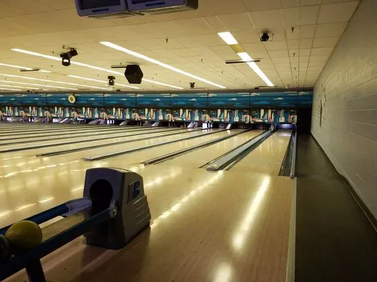 Delton Lanes