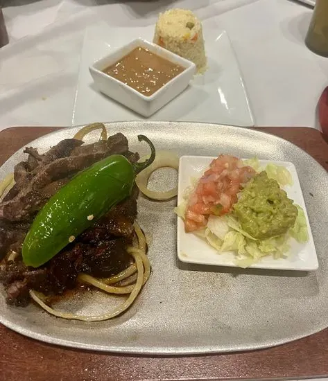 Latinos Bar and Grill, Restaurant