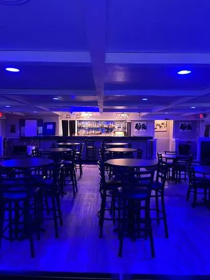 Visionz restaurant/bar