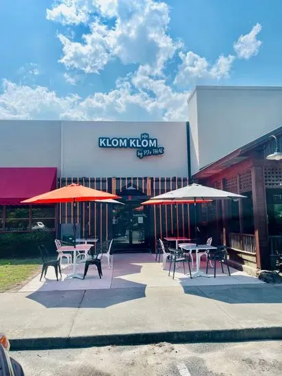 Klom Klom Thai Isan café