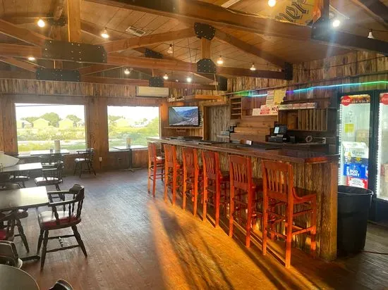 Lakeside Bar & Grill