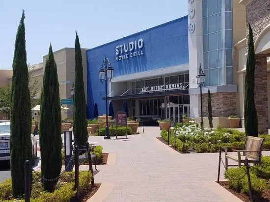 Studio Movie Grill Simi Valley