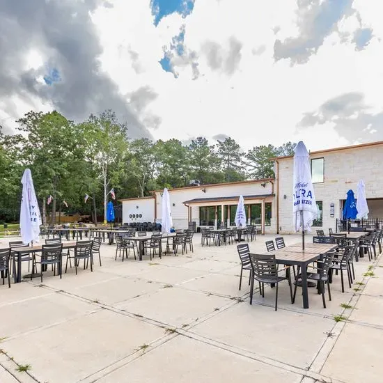 The Icehouse Conroe - Live Music, Backyard Bar, Kitchen & Events