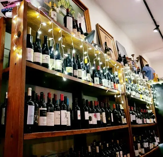 Domaine South wine shop & wine bar