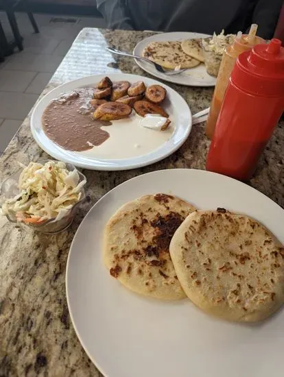 El Rinconcito Salvadoreño - Greeley, Colorado