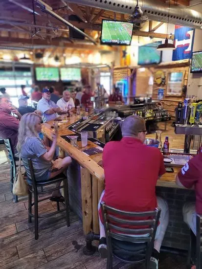 Coaches Corner Sports Bar & Grill - Norman