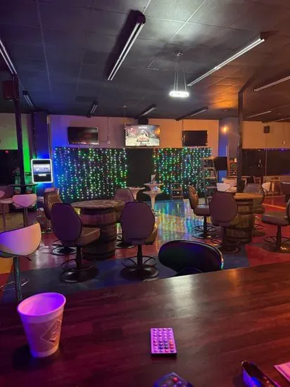 Absolute Sports Bar & Lounge