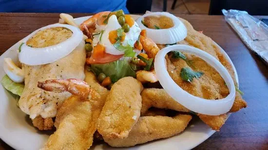 Mariscos Lauro Villar. (Paredes Ln).