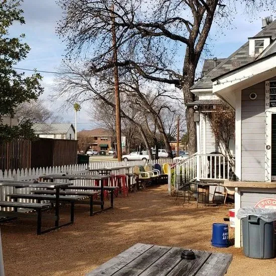 Oak St. Drafthouse and Cocktail Parlor