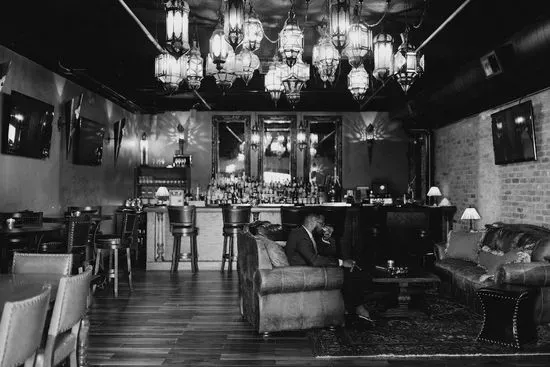 Uralli Cigar Bar at The Detroit Club