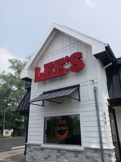 Lee's Famous Recipe Chicken