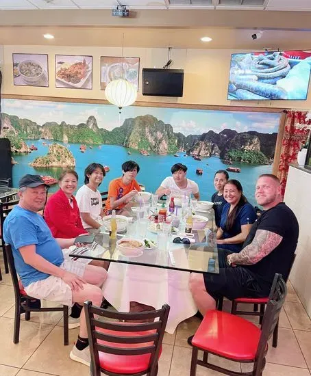 Saigon Bar Vietnamese & Japanese Cuisine