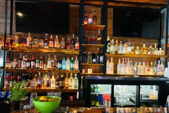 The Turn - Bar and Lounge