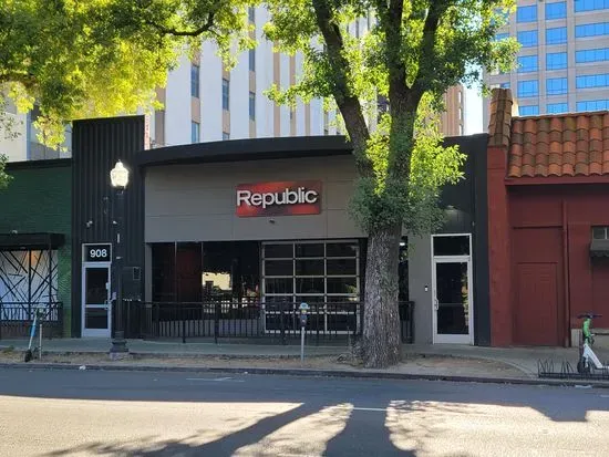 Republic Bar & Grill