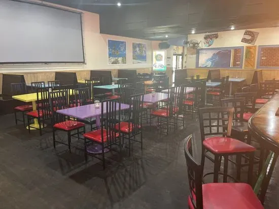 Los Cocos Restaurant & Bar