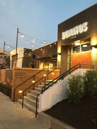 Donatos Pizza