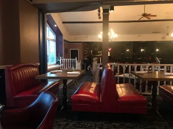 Nick's Restaurant & Lounge