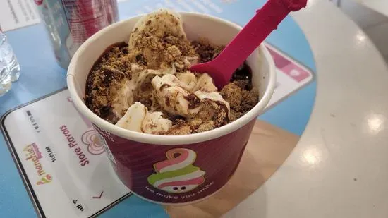 Menchie's Frozen Yogurt-Northfield