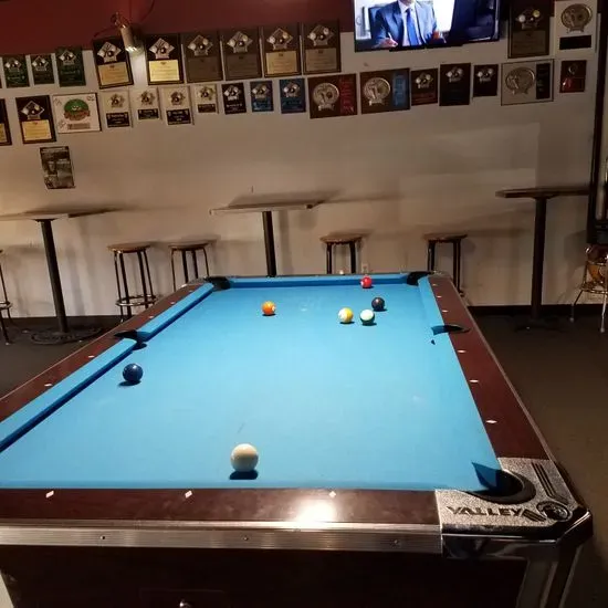 Zoosters Pub & Pool Hall