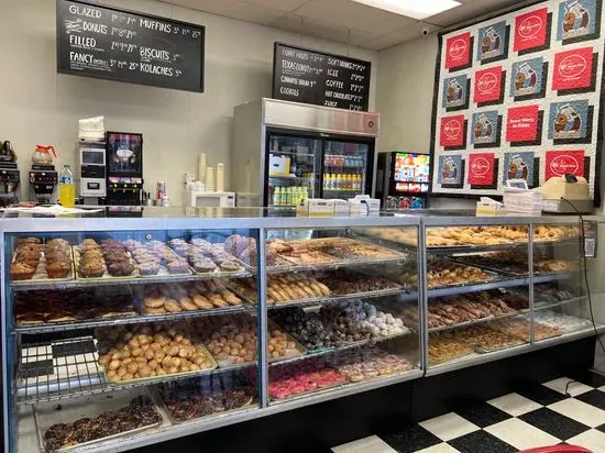 Fox's Donut Den