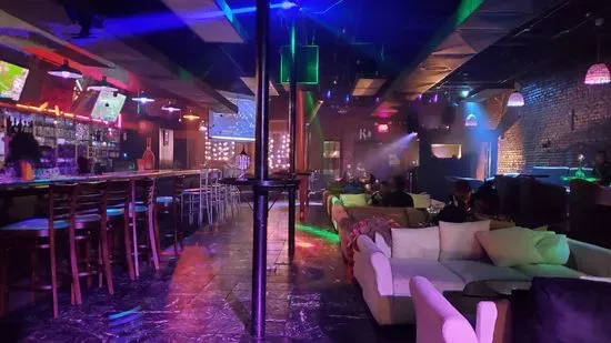 Pyramids Lounge Bar