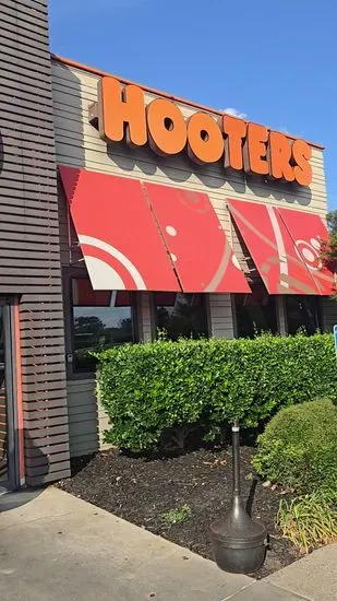 Hooters