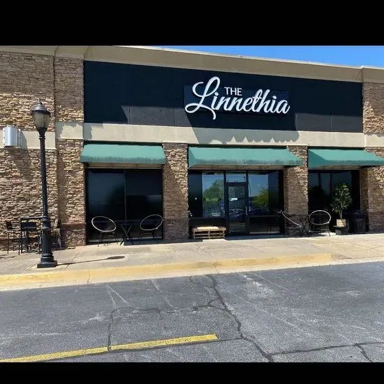 The Linnethia Lounge