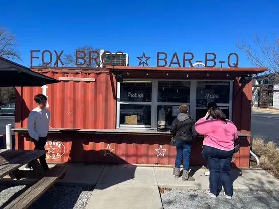 Fox Bros. Bar-B-Que Que-osk