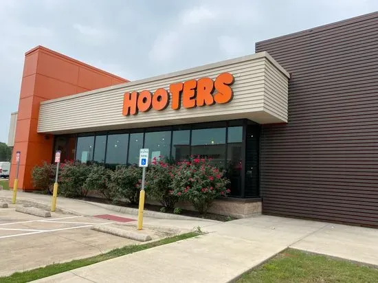 Hooters