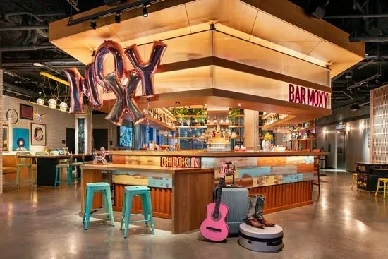 Bar Moxy