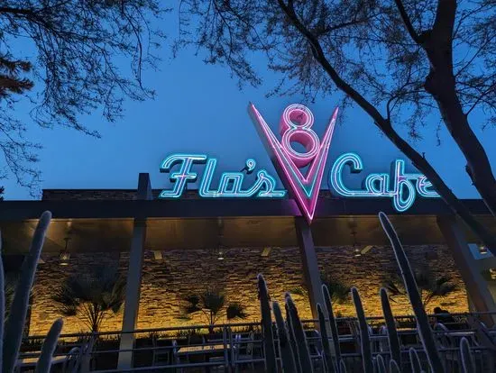 Flo's V8 Cafe