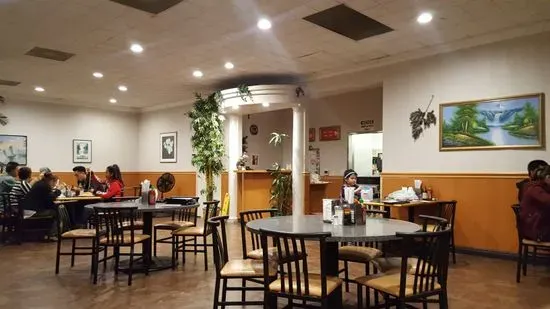 Pho Pioneer Restaurant