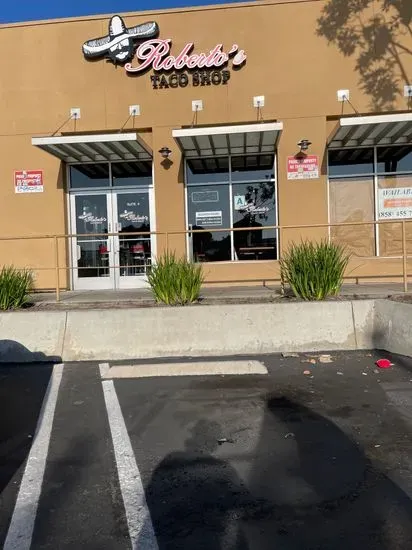Roberto's Taco Shop